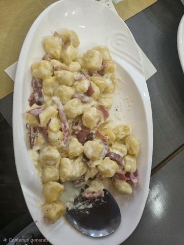 Gnocchi fatti a mano con Branzi e Speck