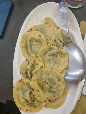 Ravioli ricotta e spinaci fatti a amano